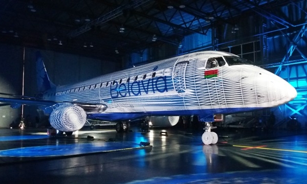 Новый Embraer для "Белавиа" приземлился в Национальном аэропорту Минск