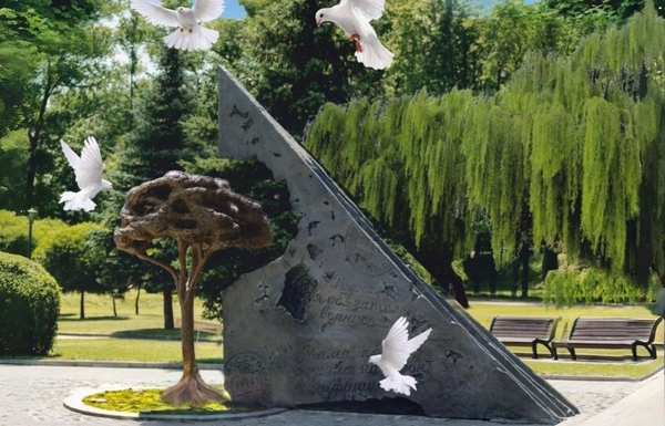 Национальный аэропорт Минск передал собранные монеты в фонд Алексея Талая