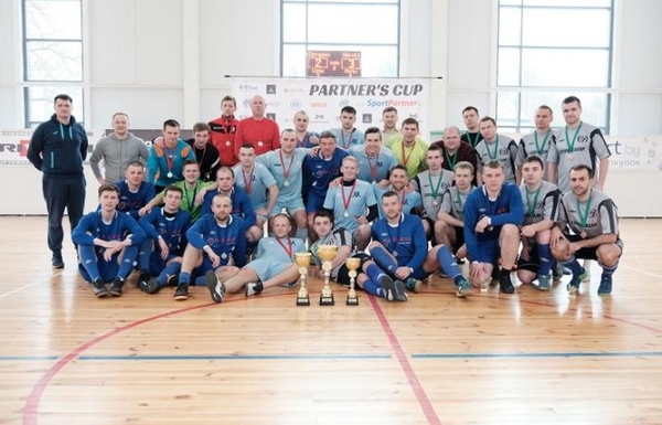 Золото турнира по мини-футболу «Partners’ Cup» завоевала команда Национального аэропорта Минск